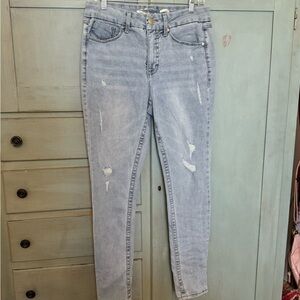 Seven7 Light Blue Distressed Skinny Jeans NWT‎
